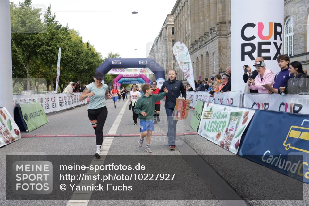 06.09.2026 - CURREX Alsterlauf Yannick Fuchs http://msf.ph/oto/10227927 06.09.2026 10:31:47 Ziel 3350, 3387, 5368, 5907, 6374, 8033 meine-sportfotos.de