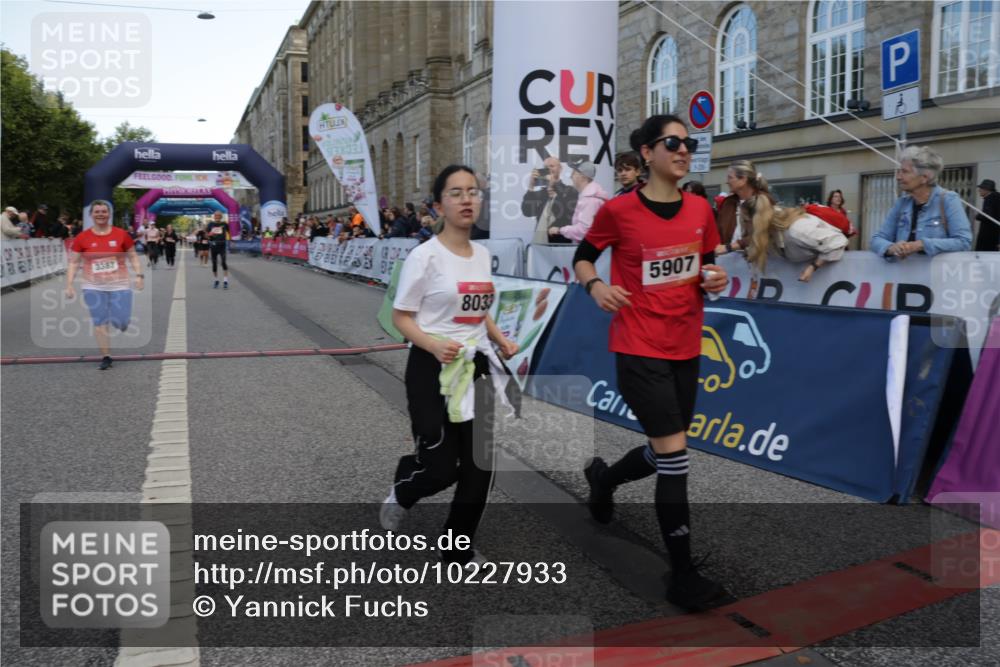 06.09.2026 - CURREX Alsterlauf Yannick Fuchs http://msf.ph/oto/10227933 06.09.2026 10:31:50 Ziel 3387, 5368, 5907, 8033 meine-sportfotos.de