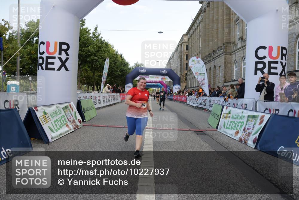 06.09.2026 - CURREX Alsterlauf Yannick Fuchs http://msf.ph/oto/10227937 06.09.2026 10:31:51 Ziel 3387, 5368, 5907, 8033 meine-sportfotos.de
