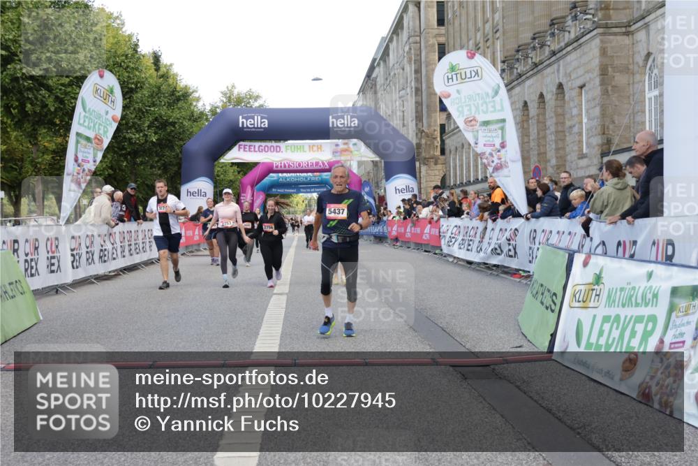 06.09.2026 - CURREX Alsterlauf Yannick Fuchs http://msf.ph/oto/10227945 06.09.2026 10:31:55 Ziel 2753, 2756, 3387, 4338, 5437, 5574, 5907, 8033 meine-sportfotos.de
