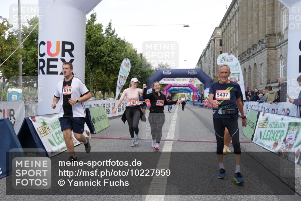 06.09.2026 - CURREX Alsterlauf Yannick Fuchs http://msf.ph/oto/10227959 06.09.2026 10:32:00 Ziel 2642, 2753, 2756, 4338, 5437, 5574, 6185 meine-sportfotos.de