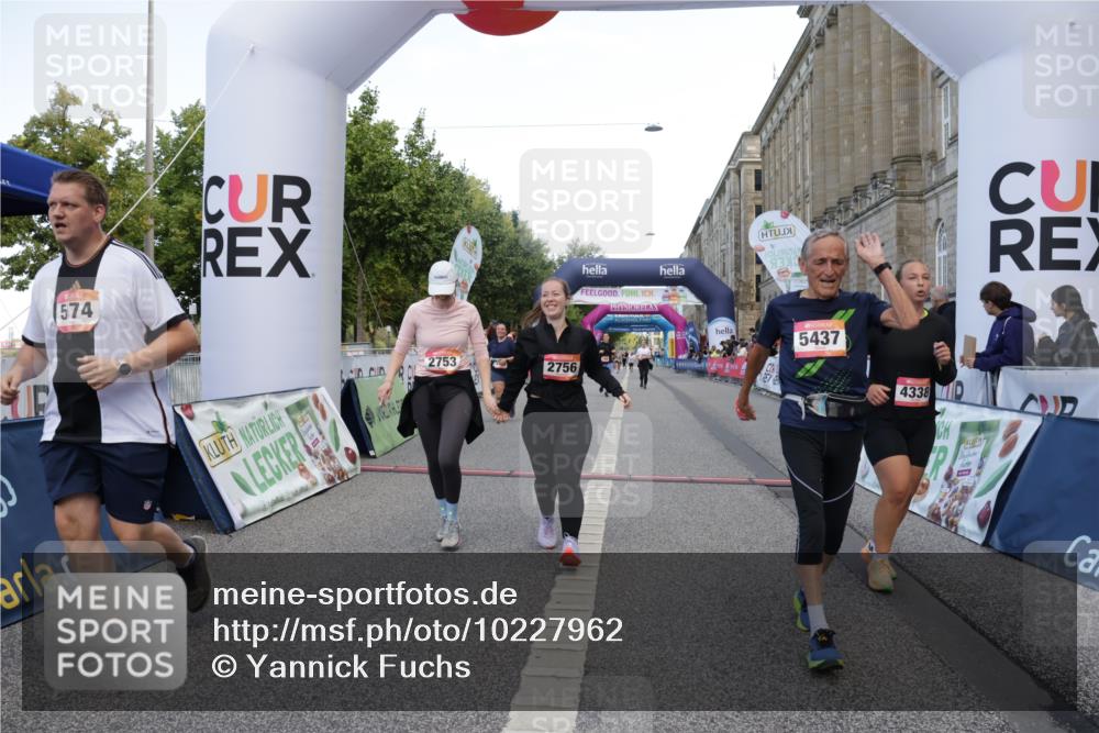 06.09.2026 - CURREX Alsterlauf Yannick Fuchs http://msf.ph/oto/10227962 06.09.2026 10:32:01 Ziel 2642, 2753, 2756, 4338, 5437, 5574, 6185 meine-sportfotos.de