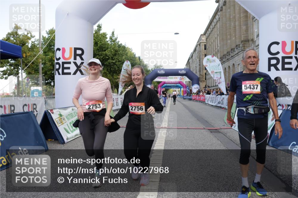 06.09.2026 - CURREX Alsterlauf Yannick Fuchs http://msf.ph/oto/10227968 06.09.2026 10:32:02 Ziel 2642, 2753, 2756, 3000, 4338, 5437, 5574, 6185 meine-sportfotos.de