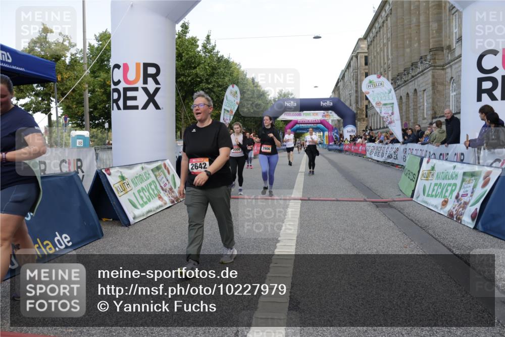 06.09.2026 - CURREX Alsterlauf Yannick Fuchs http://msf.ph/oto/10227979 06.09.2026 10:32:07 Ziel 2642, 2753, 2756, 2906, 3000, 3329, 4338, 4723, 6185 meine-sportfotos.de