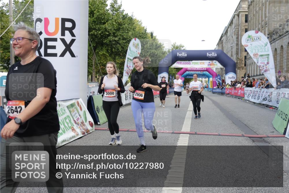 06.09.2026 - CURREX Alsterlauf Yannick Fuchs http://msf.ph/oto/10227980 06.09.2026 10:32:08 Ziel 2539, 2544, 2642, 2906, 3000, 3329, 4723, 6185 meine-sportfotos.de
