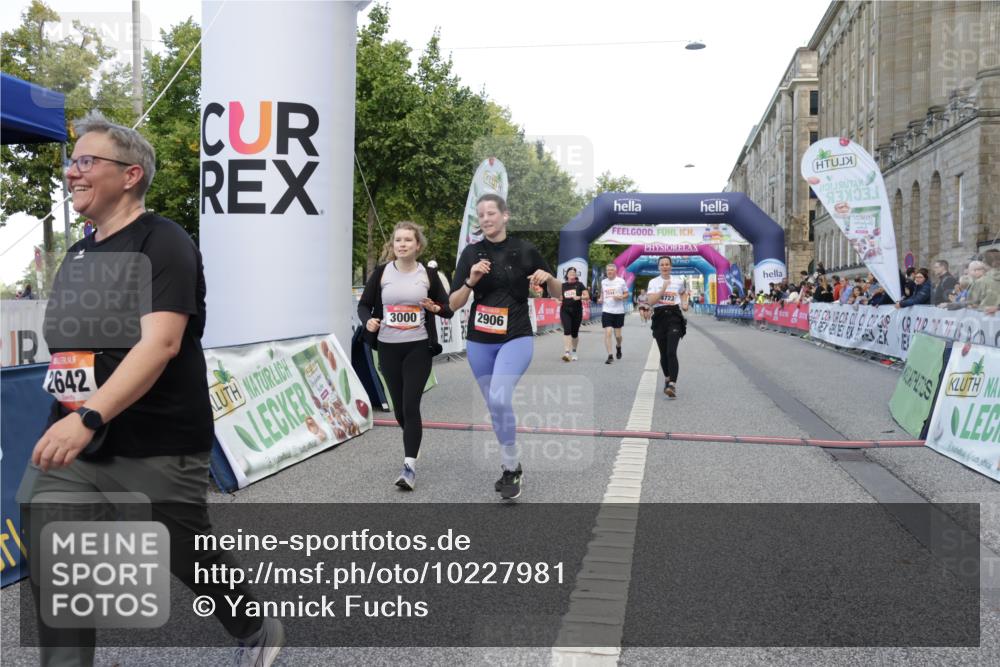 06.09.2026 - CURREX Alsterlauf Yannick Fuchs http://msf.ph/oto/10227981 06.09.2026 10:32:08 Ziel 2539, 2544, 2642, 2906, 3000, 3329, 4723, 6185 meine-sportfotos.de