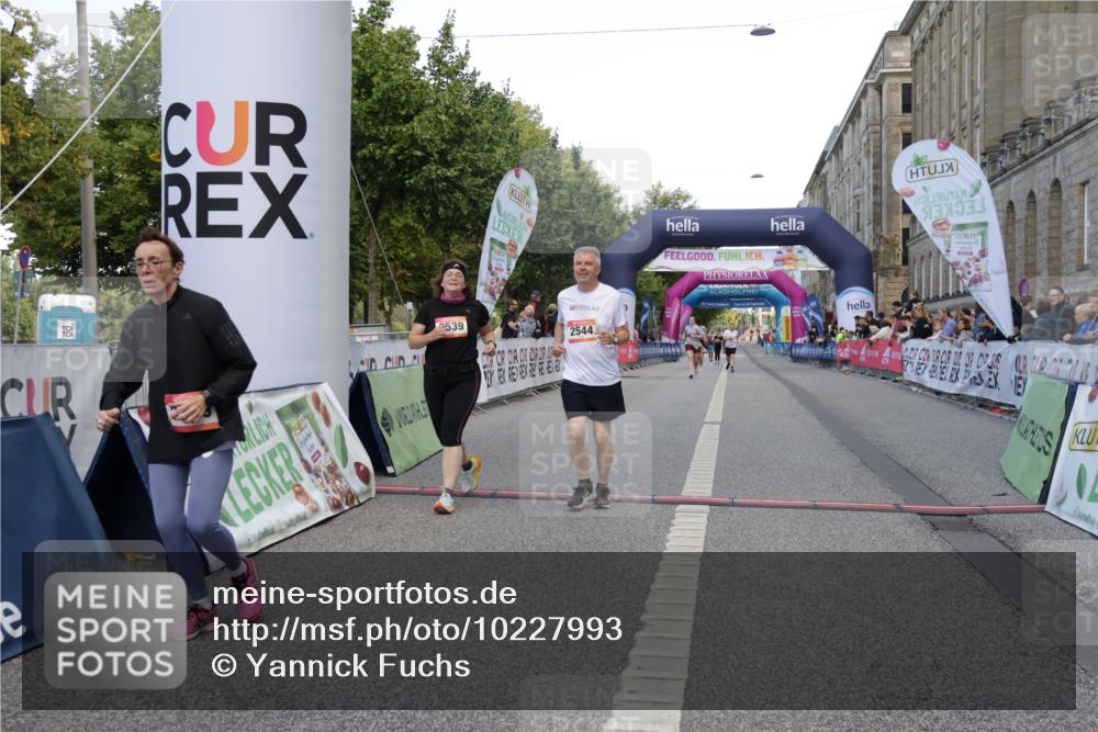 06.09.2026 - CURREX Alsterlauf Yannick Fuchs http://msf.ph/oto/10227993 06.09.2026 10:32:13 Ziel 2539, 2544, 2906, 3000, 3329, 4723 meine-sportfotos.de