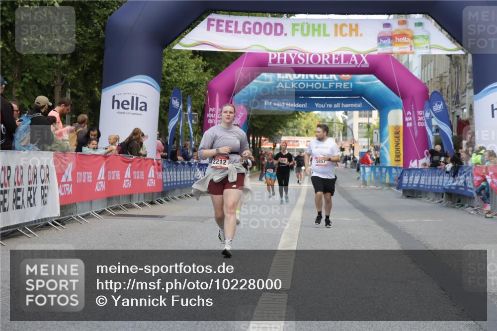 06.09.2026 - CURREX Alsterlauf Yannick Fuchs http://msf.ph/oto/10228000 06.09.2026 10:32:17 Ziel 2212, 2539, 2544, 3329, 4723 meine-sportfotos.de