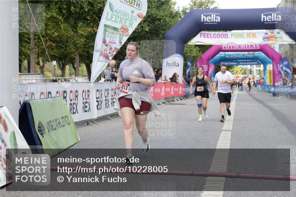 06.09.2026 - CURREX Alsterlauf Yannick Fuchs http://msf.ph/oto/10228005 06.09.2026 10:32:20 Ziel 2212, 2539, 2544, 4002, 5857 meine-sportfotos.de