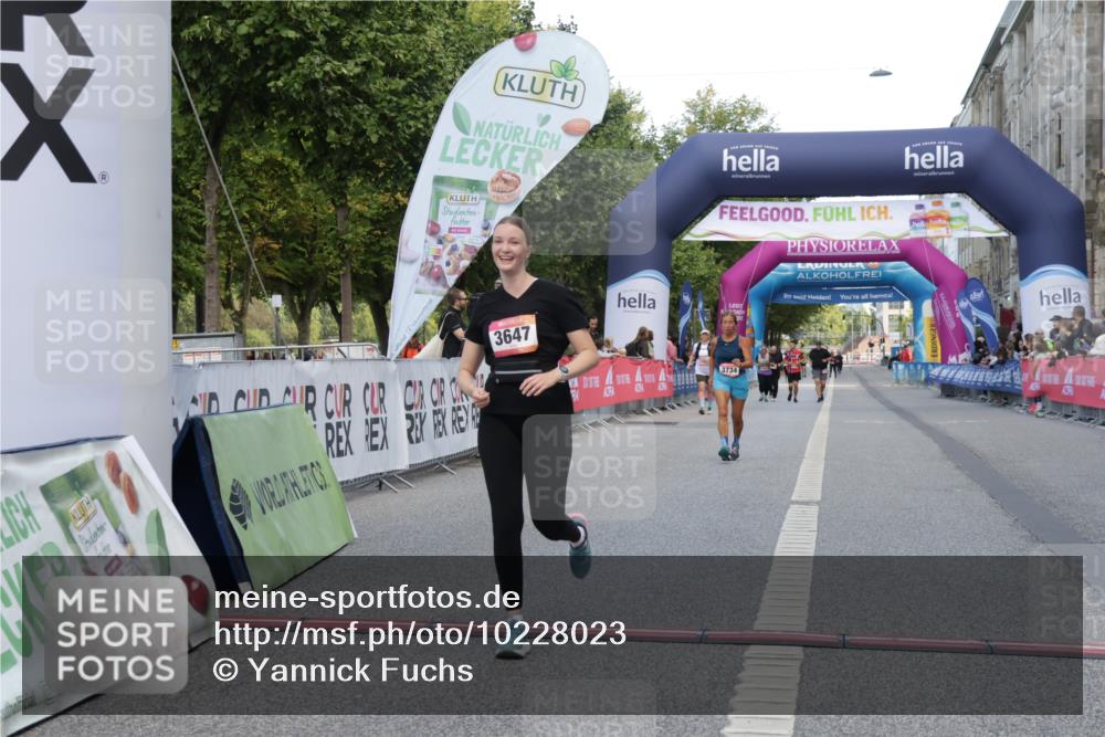 06.09.2026 - CURREX Alsterlauf Yannick Fuchs http://msf.ph/oto/10228023 06.09.2026 10:32:34 Ziel 3647 meine-sportfotos.de