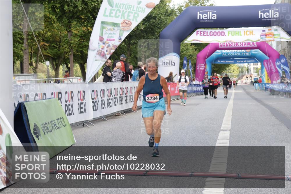 06.09.2026 - CURREX Alsterlauf Yannick Fuchs http://msf.ph/oto/10228032 06.09.2026 10:32:39 Ziel 3647, 3734 meine-sportfotos.de