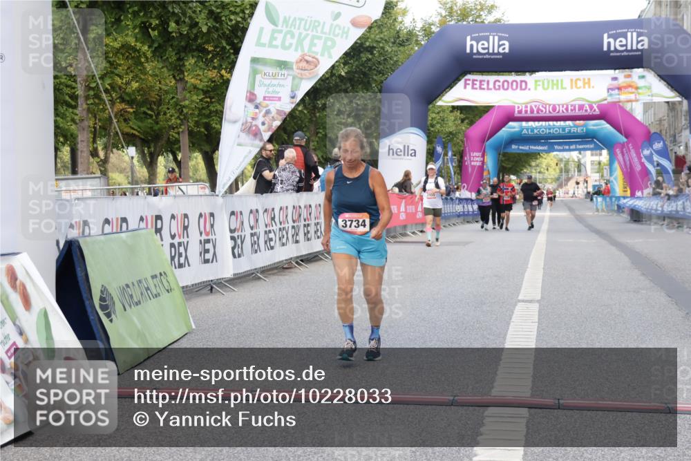 06.09.2026 - CURREX Alsterlauf Yannick Fuchs http://msf.ph/oto/10228033 06.09.2026 10:32:39 Ziel 3647, 3734 meine-sportfotos.de