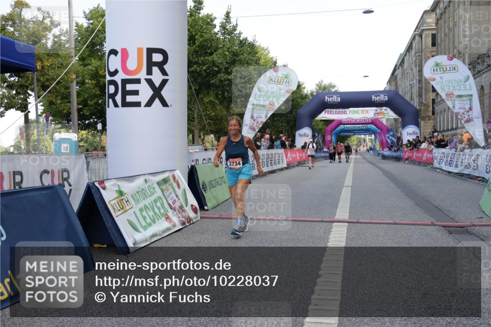 06.09.2026 - CURREX Alsterlauf Yannick Fuchs http://msf.ph/oto/10228037 06.09.2026 10:32:40 Ziel 3647, 3734 meine-sportfotos.de