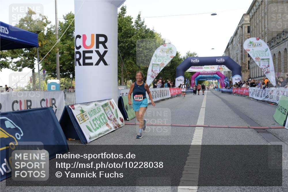 06.09.2026 - CURREX Alsterlauf Yannick Fuchs http://msf.ph/oto/10228038 06.09.2026 10:32:41 Ziel 3647, 3734 meine-sportfotos.de