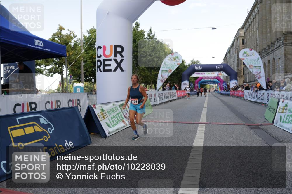 06.09.2026 - CURREX Alsterlauf Yannick Fuchs http://msf.ph/oto/10228039 06.09.2026 10:32:41 Ziel 3647, 3734 meine-sportfotos.de