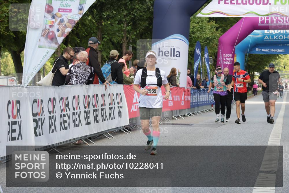 06.09.2026 - CURREX Alsterlauf Yannick Fuchs http://msf.ph/oto/10228041 06.09.2026 10:32:45 Ziel 3734 meine-sportfotos.de