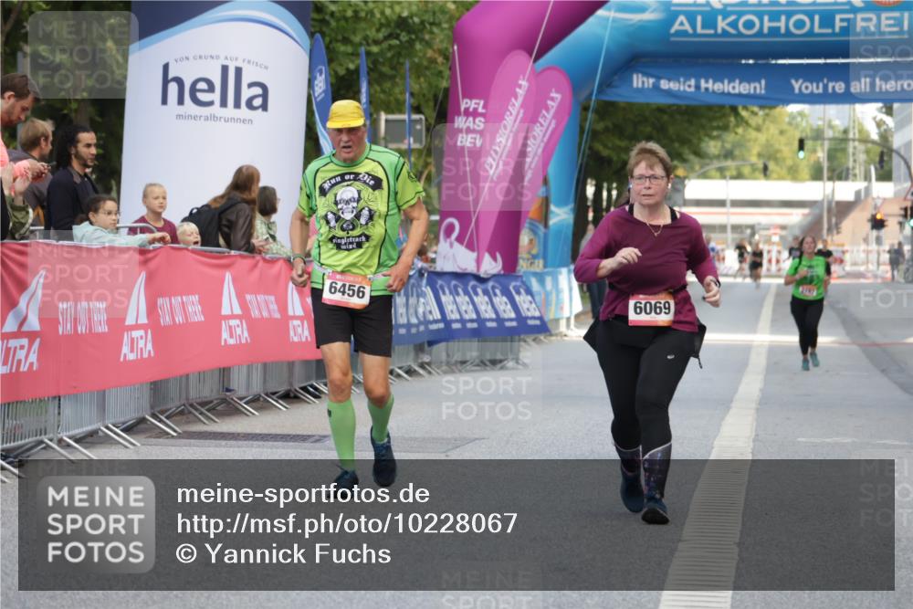 06.09.2026 - CURREX Alsterlauf Yannick Fuchs http://msf.ph/oto/10228067 06.09.2026 10:33:24 Ziel 6029 meine-sportfotos.de