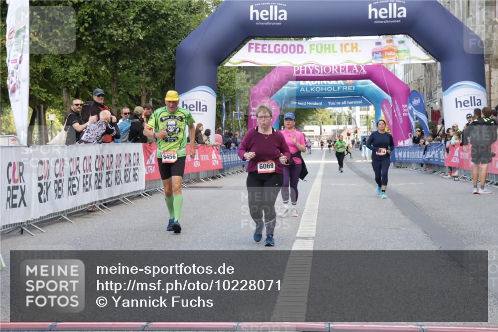 06.09.2026 - CURREX Alsterlauf Yannick Fuchs http://msf.ph/oto/10228071 06.09.2026 10:33:28 Ziel 6029, 6069, 6456 meine-sportfotos.de