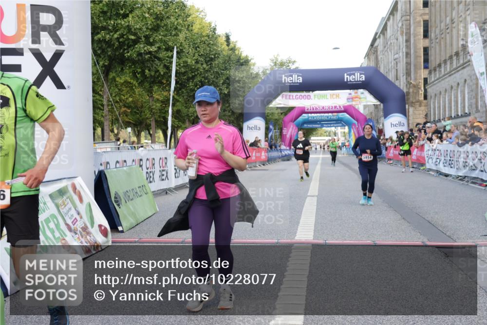 06.09.2026 - CURREX Alsterlauf Yannick Fuchs http://msf.ph/oto/10228077 06.09.2026 10:33:35 Ziel 3216, 5914, 6069, 6456 meine-sportfotos.de