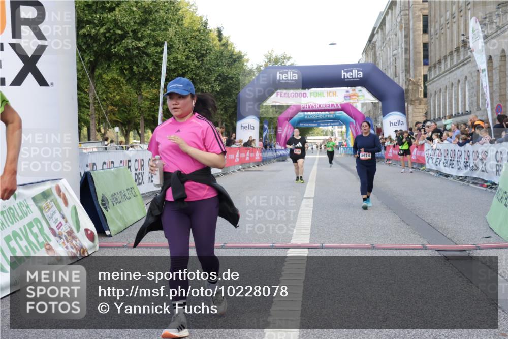 06.09.2026 - CURREX Alsterlauf Yannick Fuchs http://msf.ph/oto/10228078 06.09.2026 10:33:35 Ziel 3216, 5914, 6069, 6456 meine-sportfotos.de