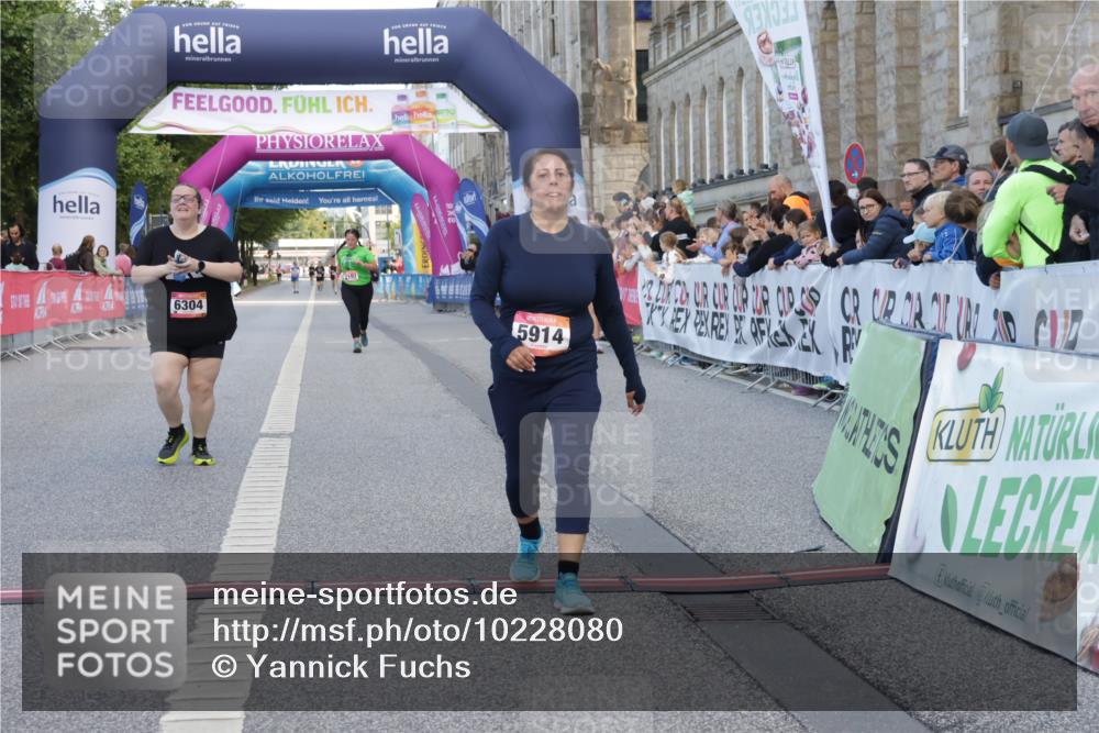 06.09.2026 - CURREX Alsterlauf Yannick Fuchs http://msf.ph/oto/10228080 06.09.2026 10:33:38 Ziel 3216, 5914, 6069, 6304, 6456 meine-sportfotos.de