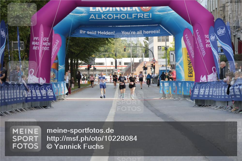 06.09.2026 - CURREX Alsterlauf Yannick Fuchs http://msf.ph/oto/10228084 06.09.2026 10:33:51 Ziel 2197 meine-sportfotos.de