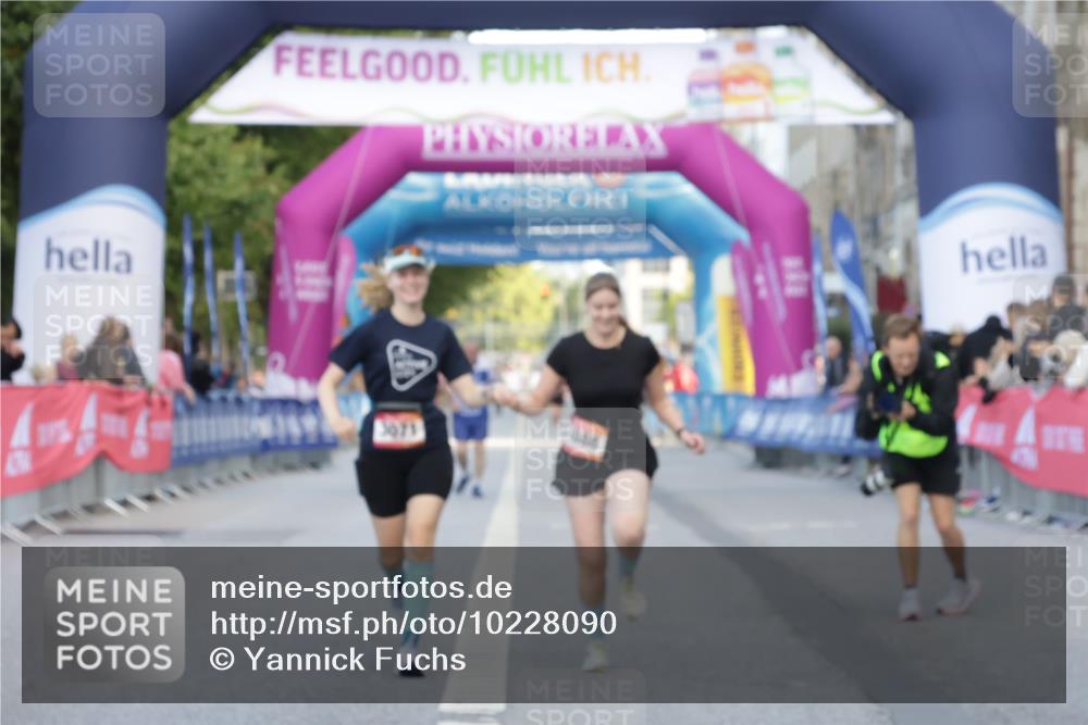 06.09.2026 - CURREX Alsterlauf Yannick Fuchs http://msf.ph/oto/10228090 06.09.2026 10:34:19 Ziel 3071, 3088 meine-sportfotos.de