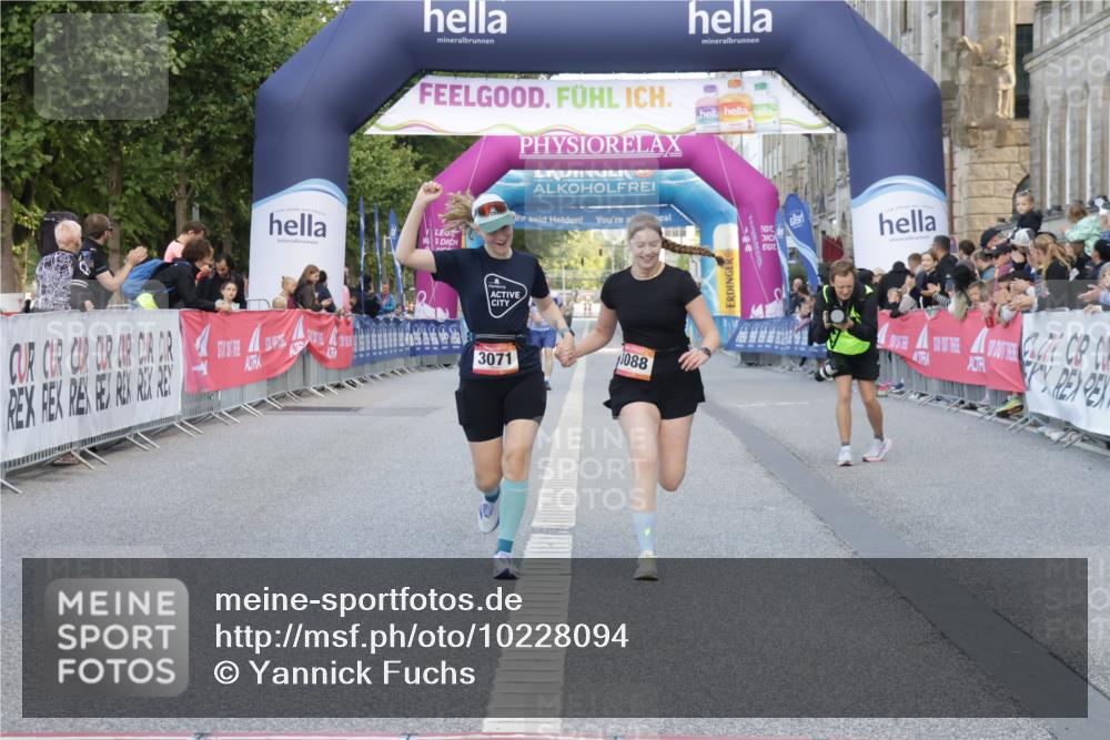 06.09.2026 - CURREX Alsterlauf Yannick Fuchs http://msf.ph/oto/10228094 06.09.2026 10:34:20 Ziel 3071, 3088 meine-sportfotos.de