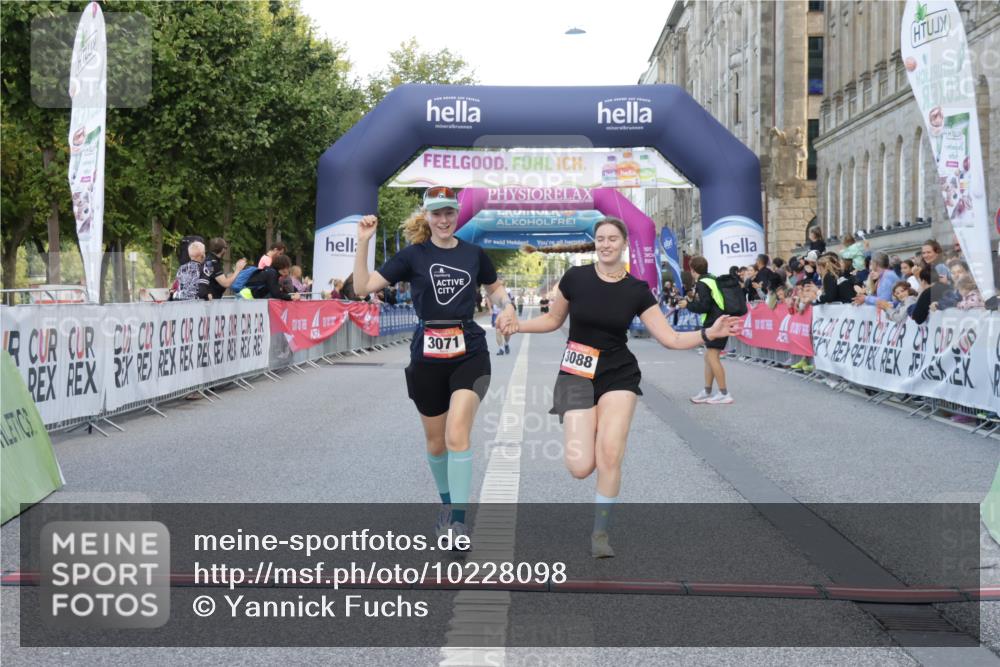 06.09.2026 - CURREX Alsterlauf Yannick Fuchs http://msf.ph/oto/10228098 06.09.2026 10:34:21 Ziel 3071, 3088 meine-sportfotos.de