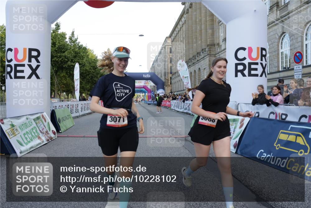 06.09.2026 - CURREX Alsterlauf Yannick Fuchs http://msf.ph/oto/10228102 06.09.2026 10:34:24 Ziel 3071, 3088 meine-sportfotos.de