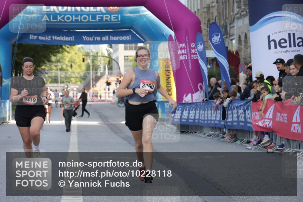 06.09.2026 - CURREX Alsterlauf Yannick Fuchs http://msf.ph/oto/10228118 06.09.2026 10:34:53 Ziel 3760 meine-sportfotos.de