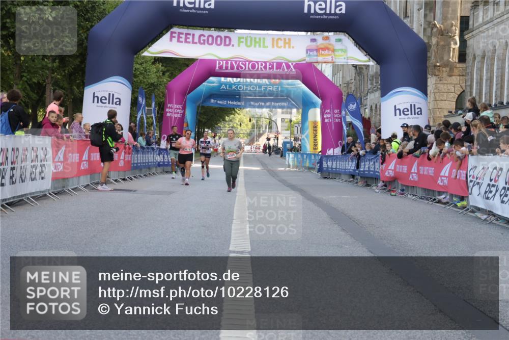 06.09.2026 - CURREX Alsterlauf Yannick Fuchs http://msf.ph/oto/10228126 06.09.2026 10:35:09 Ziel  meine-sportfotos.de