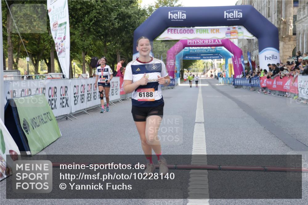 06.09.2026 - CURREX Alsterlauf Yannick Fuchs http://msf.ph/oto/10228140 06.09.2026 10:35:28 Ziel 2305, 5678, 6188 meine-sportfotos.de