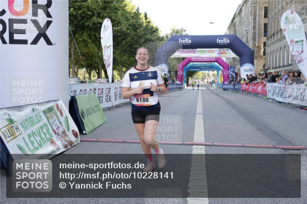 06.09.2026 - CURREX Alsterlauf Yannick Fuchs http://msf.ph/oto/10228141 06.09.2026 10:35:29 Ziel 2305, 5678, 6188 meine-sportfotos.de