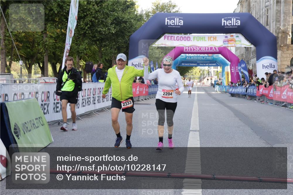 06.09.2026 - CURREX Alsterlauf Yannick Fuchs http://msf.ph/oto/10228147 06.09.2026 10:35:51 Ziel 2204, 2333 meine-sportfotos.de