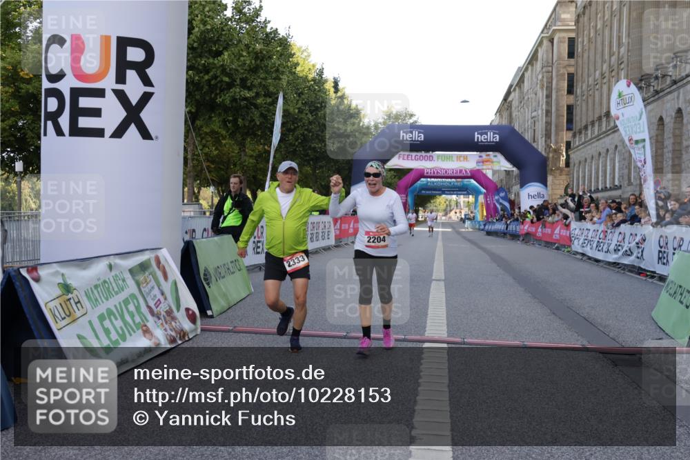 06.09.2026 - CURREX Alsterlauf Yannick Fuchs http://msf.ph/oto/10228153 06.09.2026 10:35:53 Ziel 2204, 2333 meine-sportfotos.de