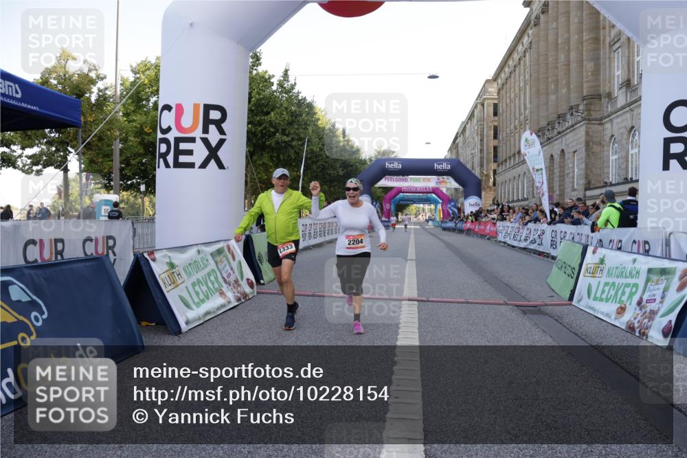 06.09.2026 - CURREX Alsterlauf Yannick Fuchs http://msf.ph/oto/10228154 06.09.2026 10:35:53 Ziel 2204, 2333 meine-sportfotos.de