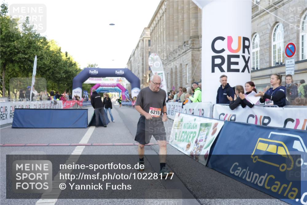 06.09.2026 - CURREX Alsterlauf Yannick Fuchs http://msf.ph/oto/10228177 06.09.2026 10:37:37 Ziel 4368, 6215 meine-sportfotos.de