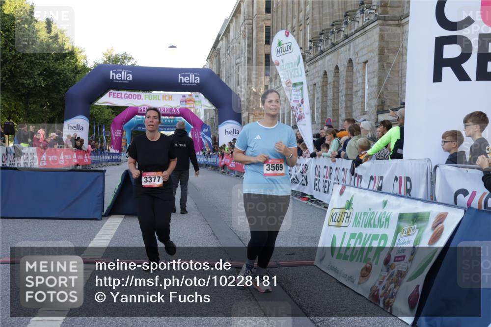 06.09.2026 - CURREX Alsterlauf Yannick Fuchs http://msf.ph/oto/10228181 06.09.2026 10:38:00 Ziel 3377, 3569 meine-sportfotos.de