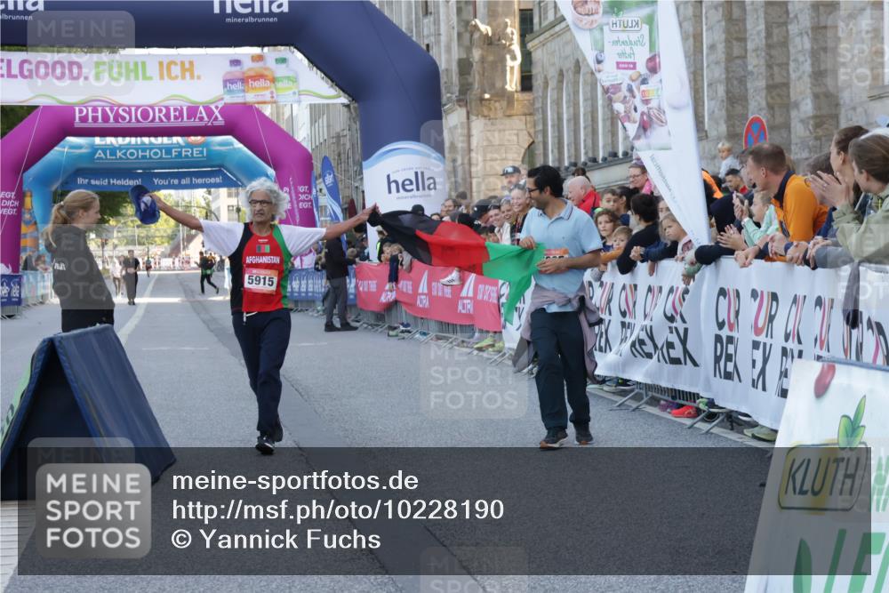 06.09.2026 - CURREX Alsterlauf Yannick Fuchs http://msf.ph/oto/10228190 06.09.2026 10:39:43 Ziel  meine-sportfotos.de