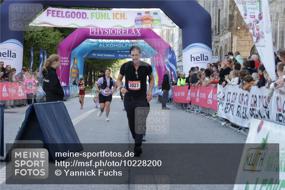 06.09.2026 - CURREX Alsterlauf Yannick Fuchs http://msf.ph/oto/10228200 06.09.2026 10:40:18 Ziel 2027, 3069 meine-sportfotos.de