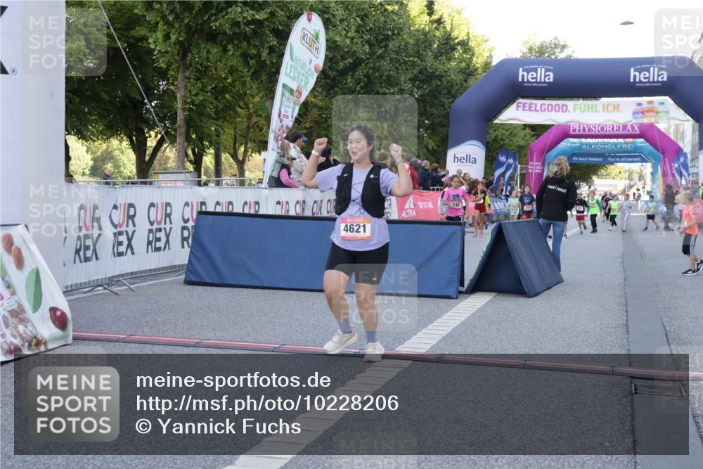 06.09.2026 - CURREX Alsterlauf Yannick Fuchs http://msf.ph/oto/10228206 06.09.2026 10:40:26 Ziel 2027, 3069, 4621 meine-sportfotos.de