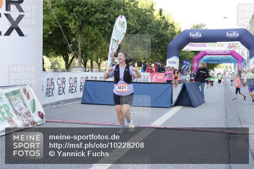 06.09.2026 - CURREX Alsterlauf Yannick Fuchs http://msf.ph/oto/10228208 06.09.2026 10:40:26 Ziel 2027, 3069, 4621 meine-sportfotos.de