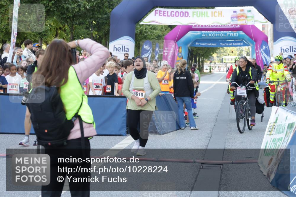 06.09.2026 - CURREX Alsterlauf Yannick Fuchs http://msf.ph/oto/10228224 06.09.2026 10:46:02 Ziel 5610 meine-sportfotos.de