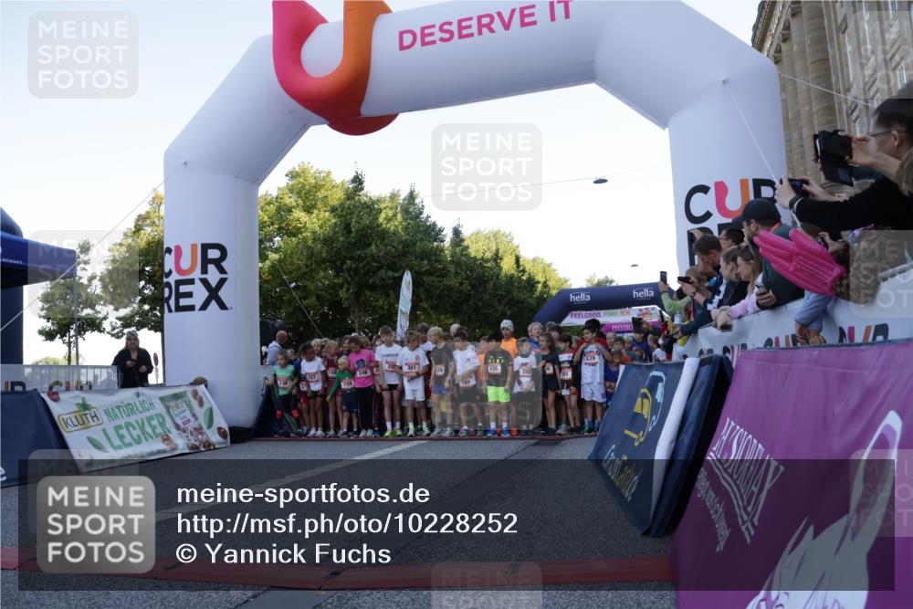 06.09.2026 - CURREX Alsterlauf Yannick Fuchs http://msf.ph/oto/10228252 06.09.2026 10:48:14 Ziel  meine-sportfotos.de