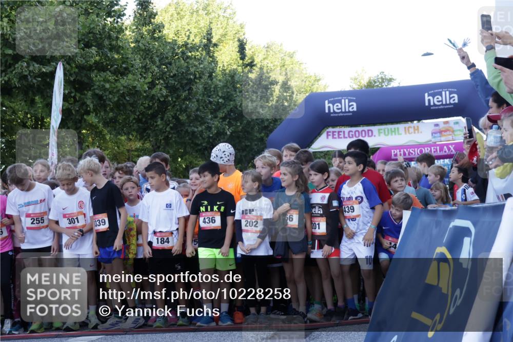 06.09.2026 - CURREX Alsterlauf Yannick Fuchs http://msf.ph/oto/10228258 06.09.2026 10:48:20 Ziel  meine-sportfotos.de