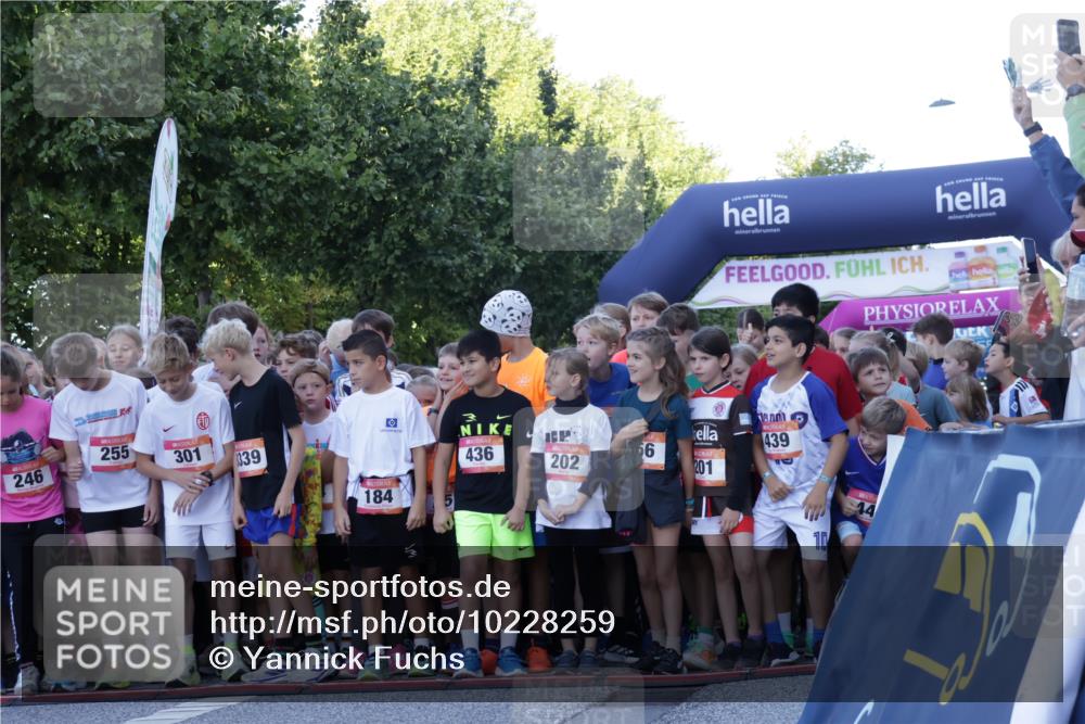 06.09.2026 - CURREX Alsterlauf Yannick Fuchs http://msf.ph/oto/10228259 06.09.2026 10:48:20 Ziel  meine-sportfotos.de