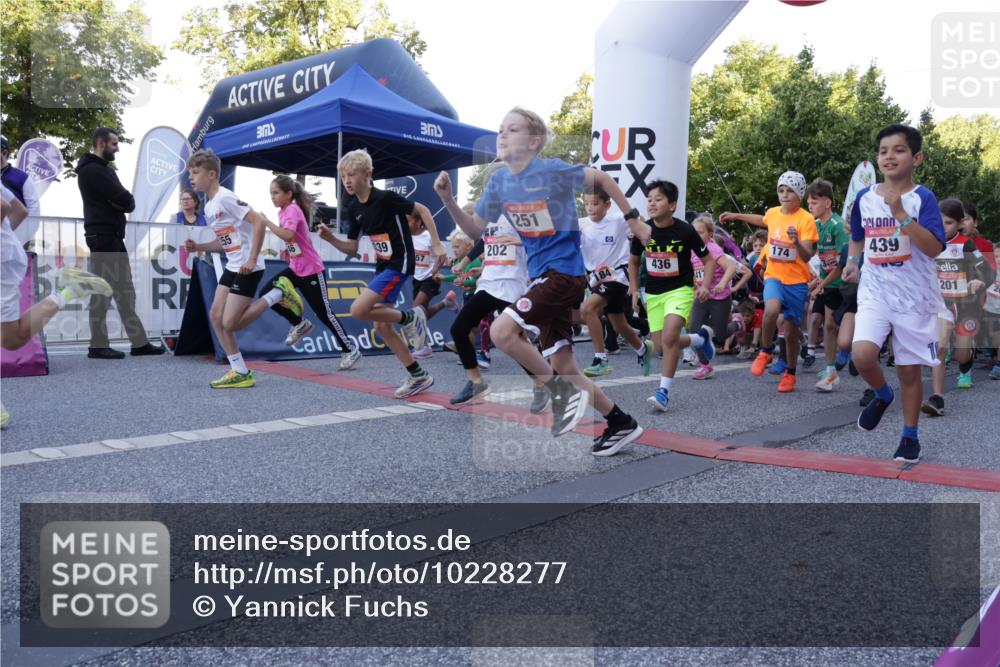 06.09.2026 - CURREX Alsterlauf Yannick Fuchs http://msf.ph/oto/10228277 06.09.2026 10:48:42 Ziel  meine-sportfotos.de