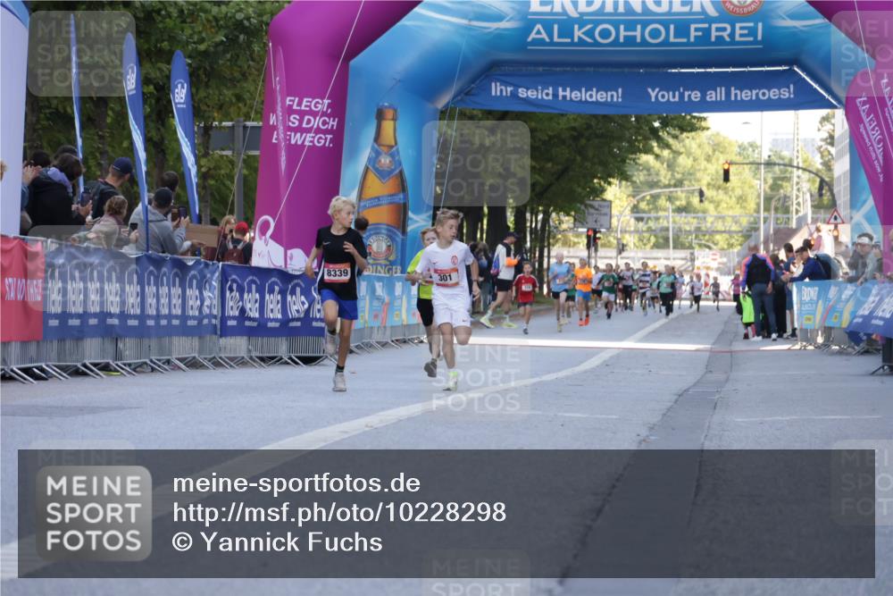06.09.2026 - CURREX Alsterlauf Yannick Fuchs http://msf.ph/oto/10228298 06.09.2026 10:52:08 Ziel 255 meine-sportfotos.de
