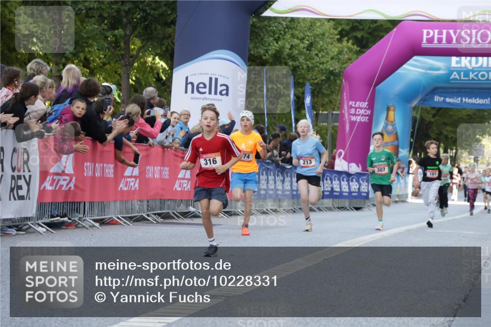 06.09.2026 - CURREX Alsterlauf Yannick Fuchs http://msf.ph/oto/10228331 06.09.2026 10:52:30 Ziel 316 meine-sportfotos.de